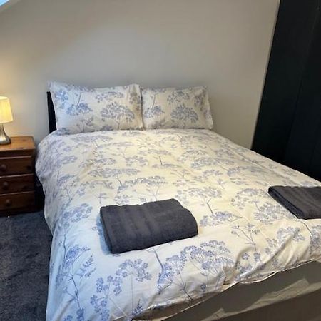Luton Home Near Airport Private & Shared Bathroom Option 外观 照片