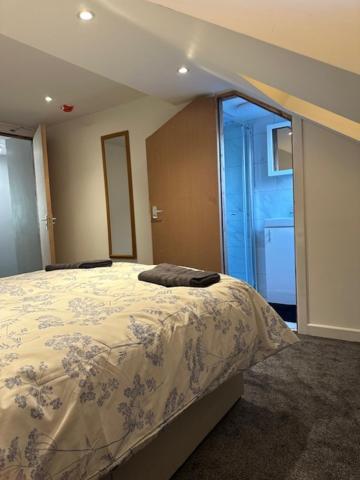 Luton Home Near Airport Private & Shared Bathroom Option 外观 照片