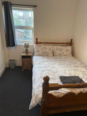 Luton Home Near Airport Private & Shared Bathroom Option 外观 照片
